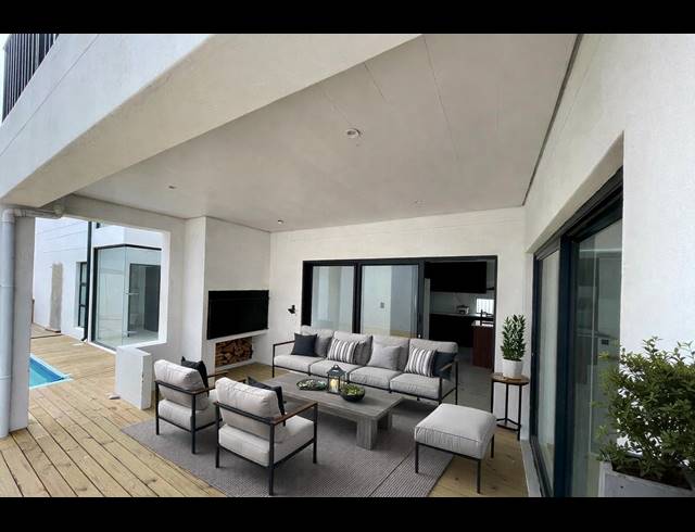 4 BEDROOM FREESTANDING FOR SALE IN SANDOWN